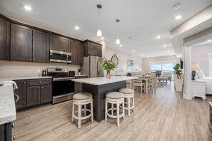 Condo | Private kitchen | Full-size fridge, microwave, dishwasher, rice cooker - 539 Bay St. Lake View Condo Unit 402W (Traverse City)