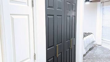 2 bedrooms, desk, iron/ironing board, WiFi (free)