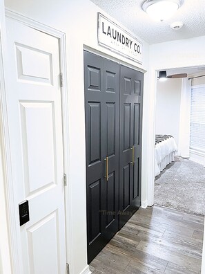 2 Schlafzimmer, Schreibtisch, Bügeleisen/Bügelbrett, kostenloses WLAN