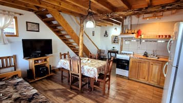 Fridge, microwave, oven, coffee/tea maker