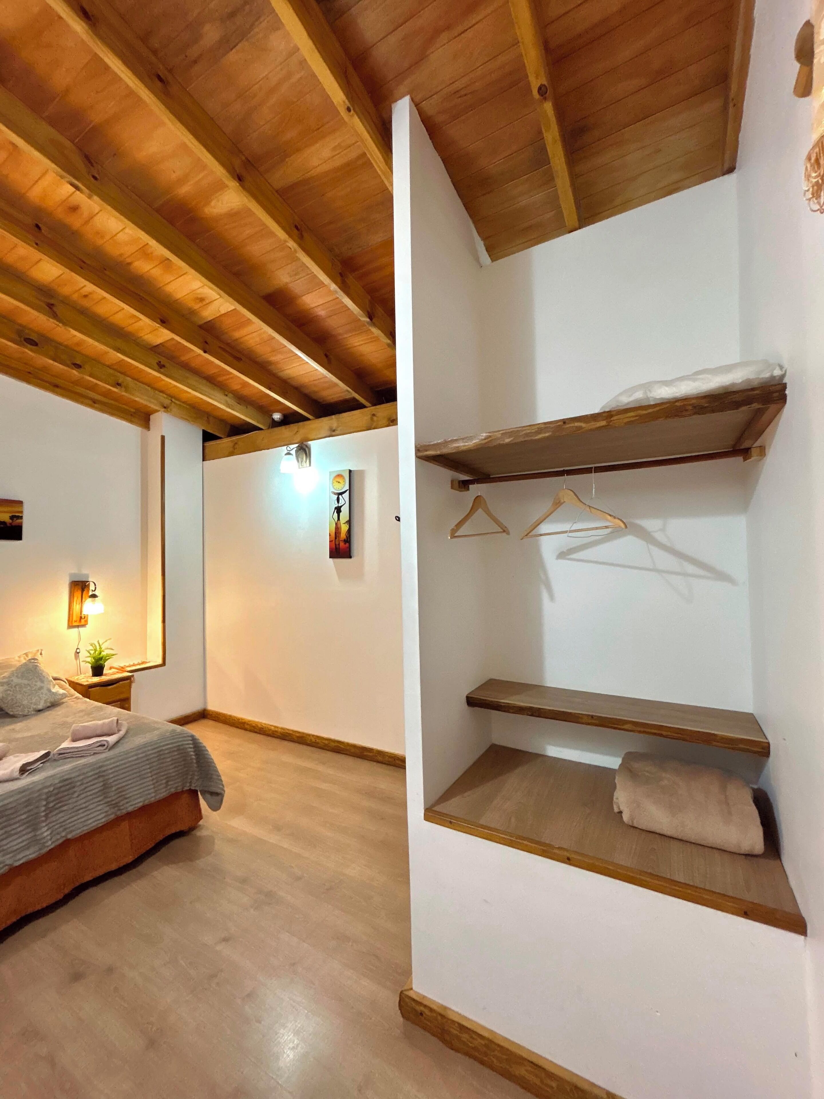 2 quartos, ferros/tábuas de passar roupa, Wi-Fi, roupa de cama
