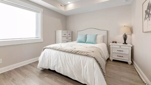 Unclassified image, 5 of 32, button - 539 Bay St. Lake View Condo Unit 404E (Traverse City)