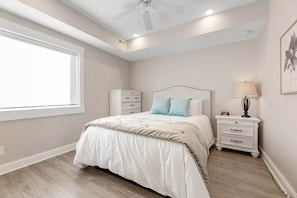 Condo | 2 bedrooms, iron/ironing board, free WiFi - 539 Bay St. Lake View Condo Unit 404E (Traverse City)