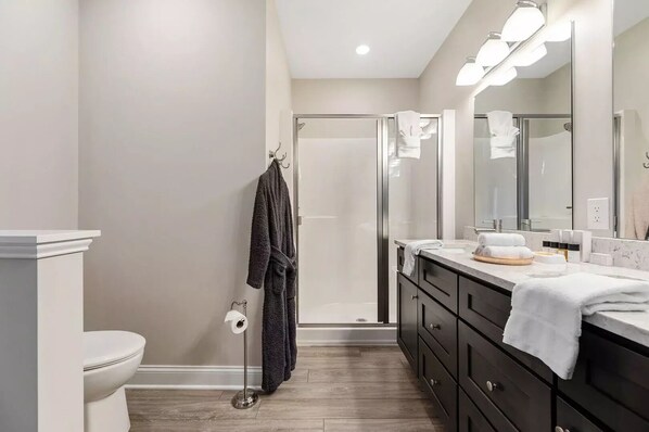 Bathroom - 539 Bay St. Lake View Condo Unit 404E (Traverse City)