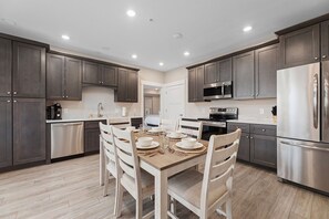 Private kitchen - 539 Bay St. Lake View Condo Unit 404E (Traverse City)