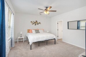 Unclassified image, 3 of 40, button - Stylish Family Townhouse in Baton Rouge LA- BC1004 (Baton Rouge)