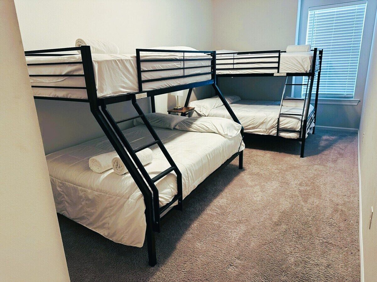 3 dormitorios, tabla de planchar con plancha, wifi gratis y ropa de cama