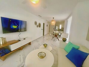 Apartment, 1 Bedroom, Smoking, Balcony | Lounge