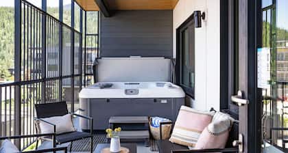 The Selkirk House by Revelstoke Vacations