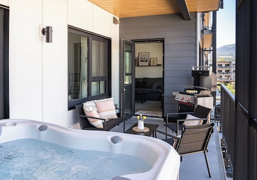 The Selkirk House by Revelstoke Vacations