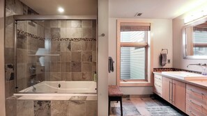 Hair dryer, towels, soap, shampoo - DOWNTOWN LUXURIOUS PENTHOUSE CONDO W/ PRIVATE SKI LOCKER (Steamboat Springs)