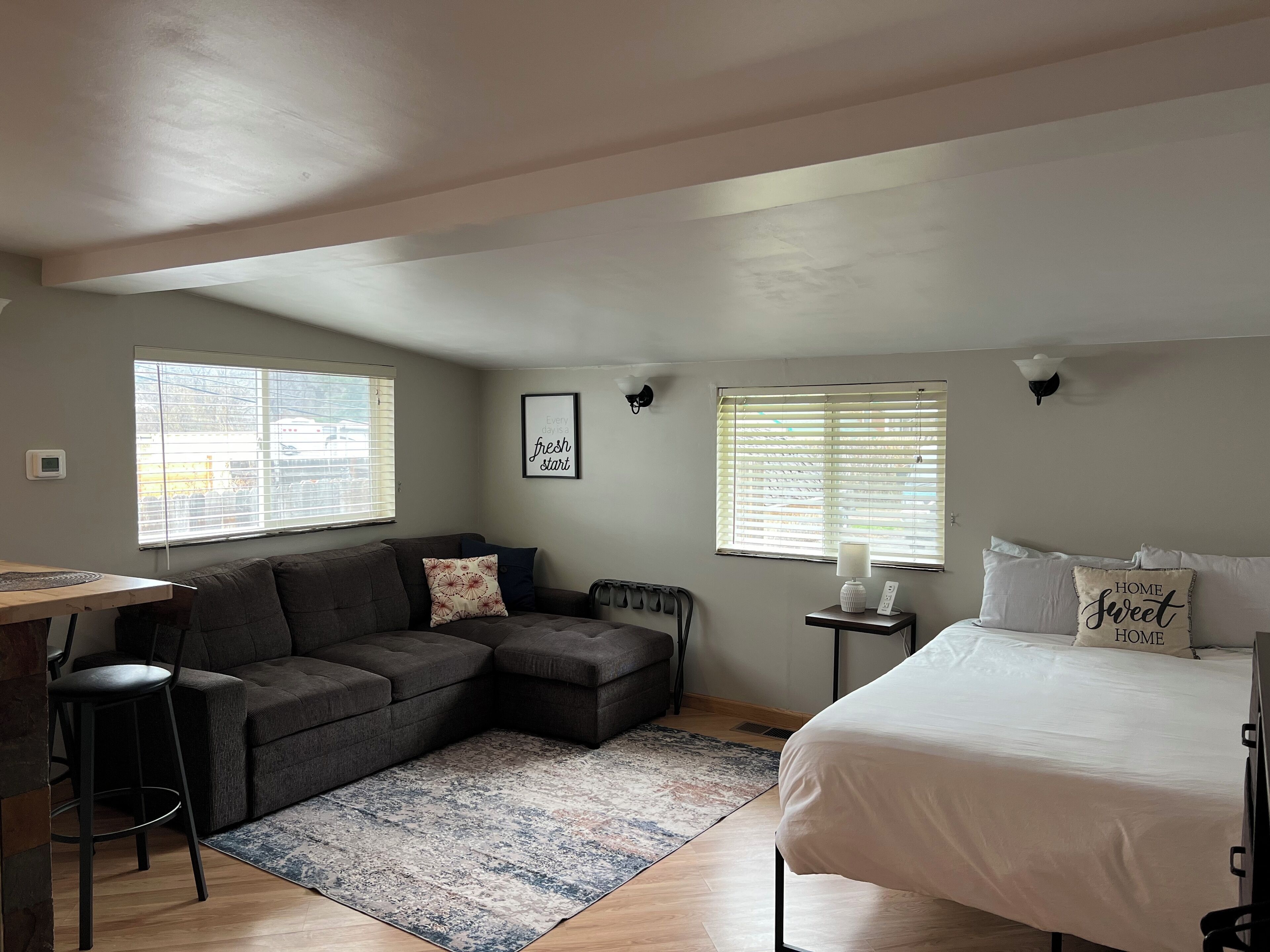 1 bedroom, travel cot, WiFi, bed sheets