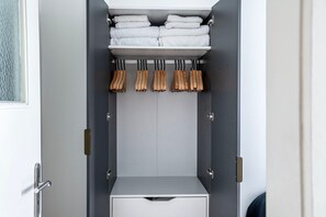 Interior - Fantastic Prenzlauer Berg 2BR, by Blueground (Berlin)