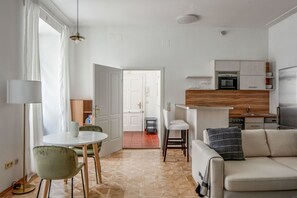 TV, stereo - Fresh Neubau 1BR, nr Restaurants, Bars & Transportation, by Blueground (Vienna)