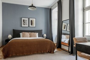 1 bedroom, iron/ironing board, WiFi, bed sheets - Fresh Neubau 1BR, nr Restaurants, Bars & Transportation, by Blueground (Vienna)