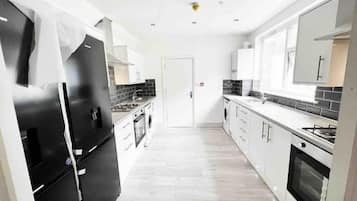 Room, 1 Double Bed, Private Bathroom | 1 bedroom, desk, soundproofing, free WiFi