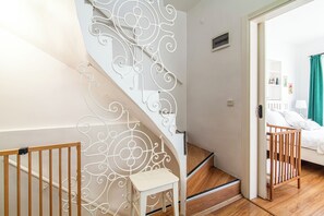 Staircase - Bostanüstu Dere Sokağı (Istanbul)