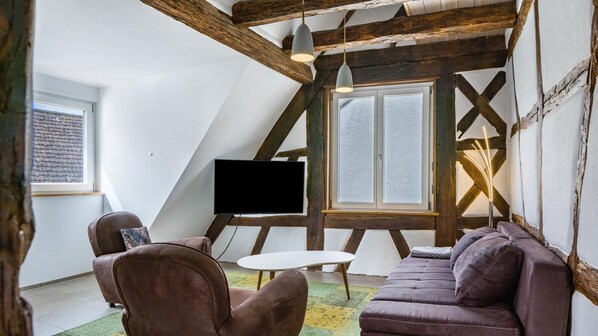 Fernseher, Stereoanlage