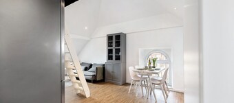 Holiday Apartment "Adlernest Mit Weinbergblick" with Mountain View & Wi-Fi