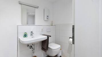 Bruser, gratis toiletartikler, håndklæder