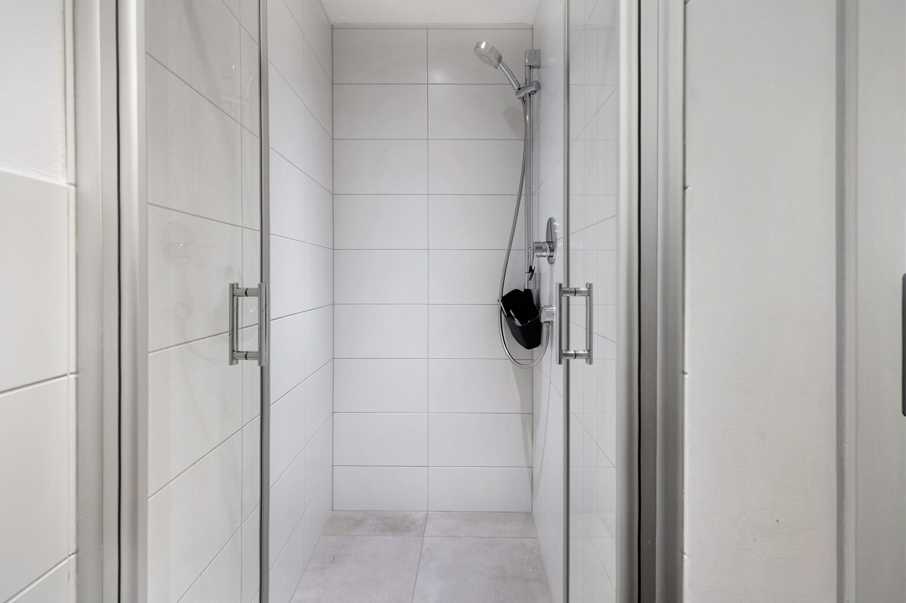 Suihku, ilmaiset hygieniatuotteet, pyyhkeet