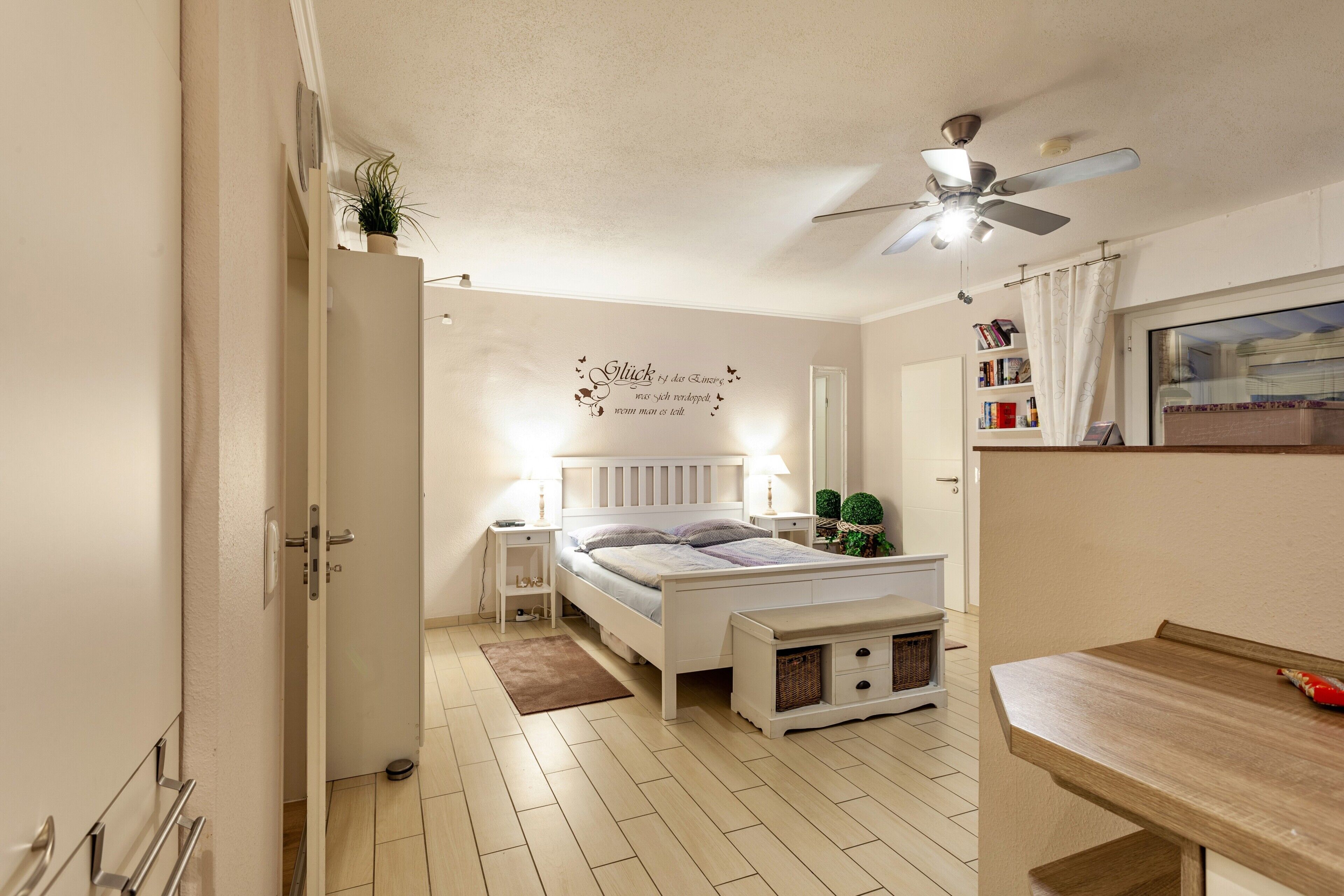 1 chambre, fer et planche à repasser, Wi-Fi gratuit, draps fournis
