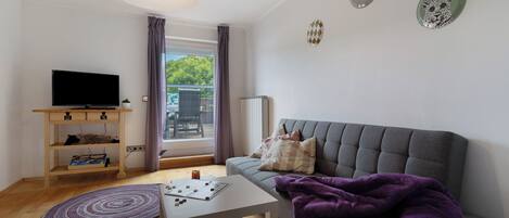 Televisión y chimenea