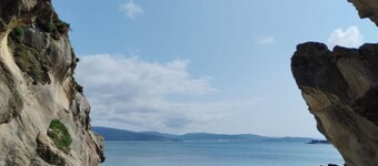 3 Bed House Sleeps 6 with Pet-Friendly Garden