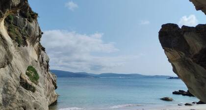 3 Bed House Sleeps 6 with Pet-Friendly Garden