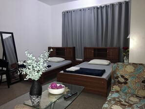 3 chambres, fer et planche Ă repasser, Wi-Fi, draps fournis