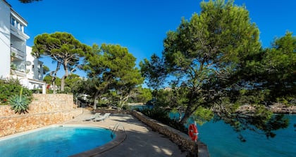 Ferienwohnung "Ferrera Suite" mit Gemeinschaftspool, privater Terrasse und Wi-Fi