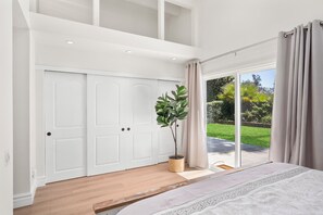 4 bedrooms, desk, iron/ironing board, travel cot - Stunning 4-bedroom home with large backyard in OC (Mission Viejo)