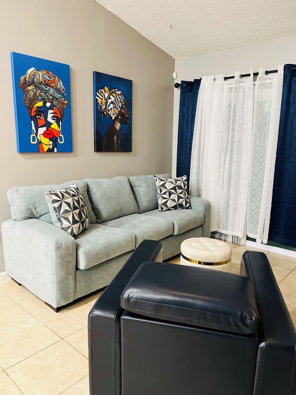 Smart TV - 2bdrm Home near Orlando Fairground, Camping World and Downtown Orlando (Orlando)