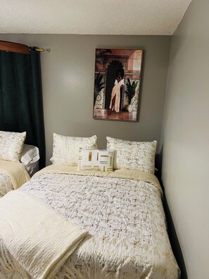 2 bedrooms, iron/ironing board, free WiFi, bed sheets
