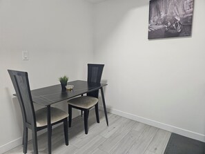 Dining - Stay in Style - Guest Suite - 2bedroom/2bath in Windermere Community  (Edmonton)