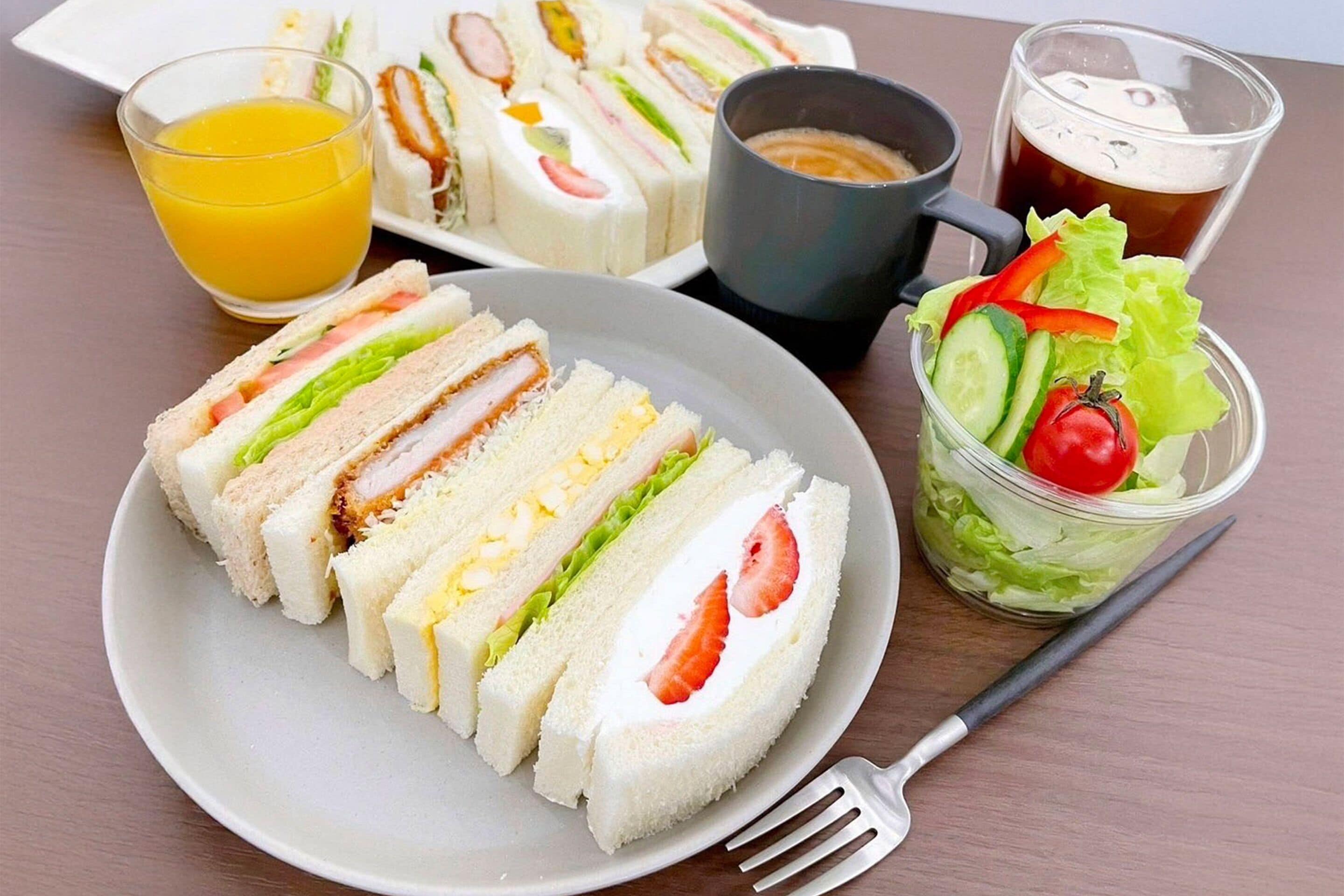 朝食 (ビュッフェ)、毎日提供 (1 名様 1000 JPY)