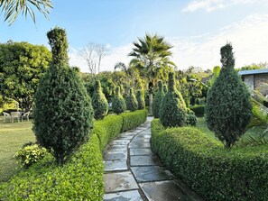 Garden - juSTa Lazy Haven Corbett (Ramnagar)