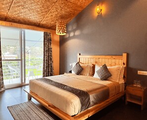 Chambre Deluxe, balcon, vue jardin | Draps en coton égyptien, literie de qualité supérieure