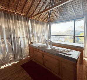 Outdoor treatment areas, mud baths, hot stone massages - juSTa Lazy Haven Corbett (Ramnagar)