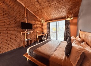 Deluxe Room | Egyptian cotton sheets, premium bedding, individually decorated - juSTa Lazy Haven Corbett (Ramnagar)