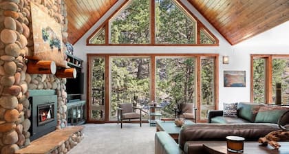 * * *Waters Edge Lodge* * **************