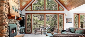 * * *Waters Edge Lodge* * **************