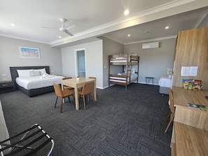 Family Room, Multiple Beds, Non Smoking, Pets not allowed