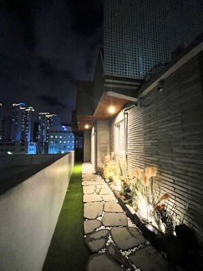 Family Suite | Free WiFi - The van stay (Busan)