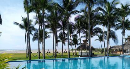 Casa Nueva con Alberca y Club de Playa Wi-fi en Acapulco