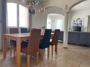Dining - Beautiful southern villa with private pool (Oupia)