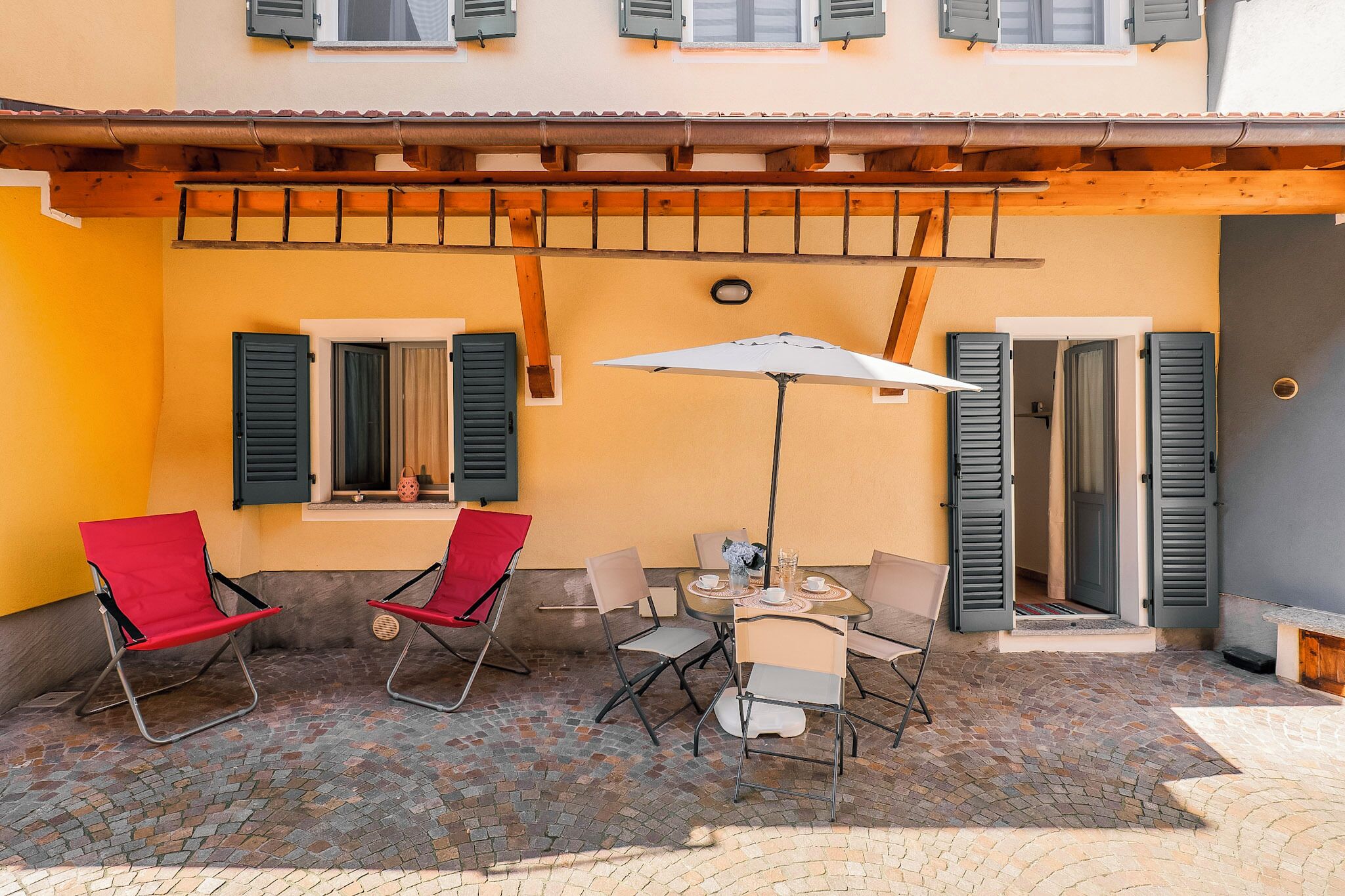 Ca. 15 m² großer privater Innenhof