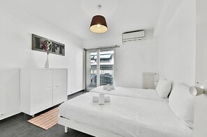 2 chambres, fer et planche à repasser, accès Internet, draps fournis