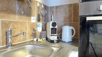 Réfrigérateur, micro-ondes, four, lave-vaisselle