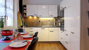 Réfrigérateur, micro-ondes, four, lave-vaisselle